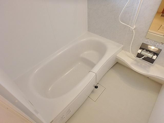 バス・シャワールーム　★追焚き＆浴室乾燥機能付きバス★