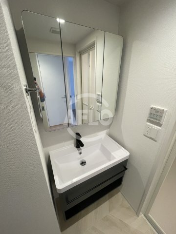 洗面設備　セレニテ江坂エクラ　洗面台