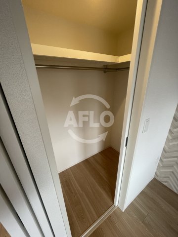 収納　セレニテ江坂エクラ　ウォークインクローゼット