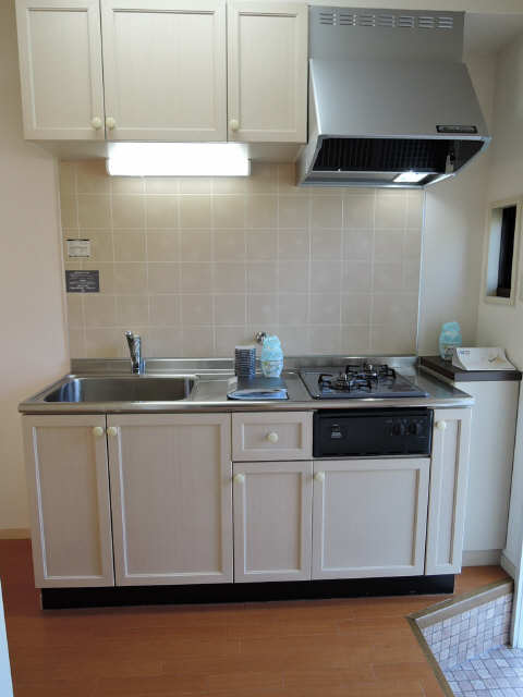 キッチン　別部屋１０２号室の室内写真です