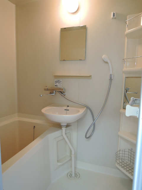 バス・シャワールーム　別部屋１０２号室の室内写真です