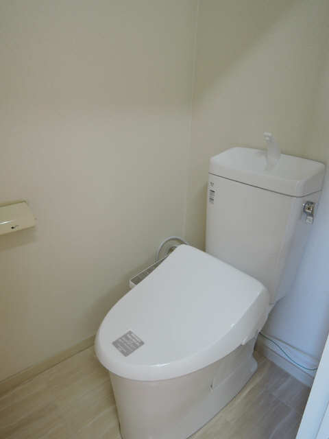 トイレ　別部屋１０２号室の室内写真です