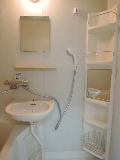 洗面設備　別部屋１０２号室の室内写真です