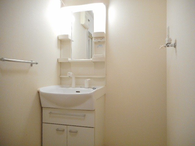 洗面設備　脱衣スペースもあります