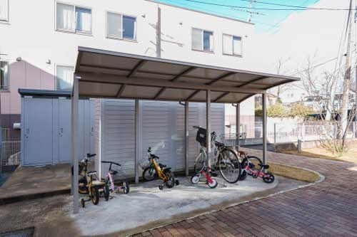 建物外観　駐輪場