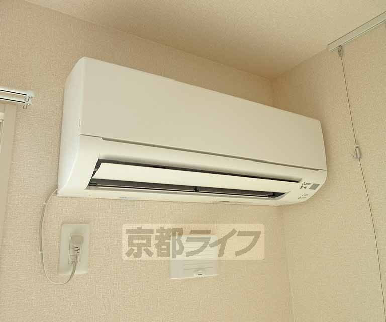 その他設備　最新エアコン付き・