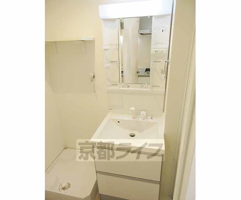 洗面設備　大きな洗面台で使いやすさ・