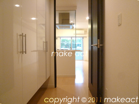 玄関　■室内参考写真