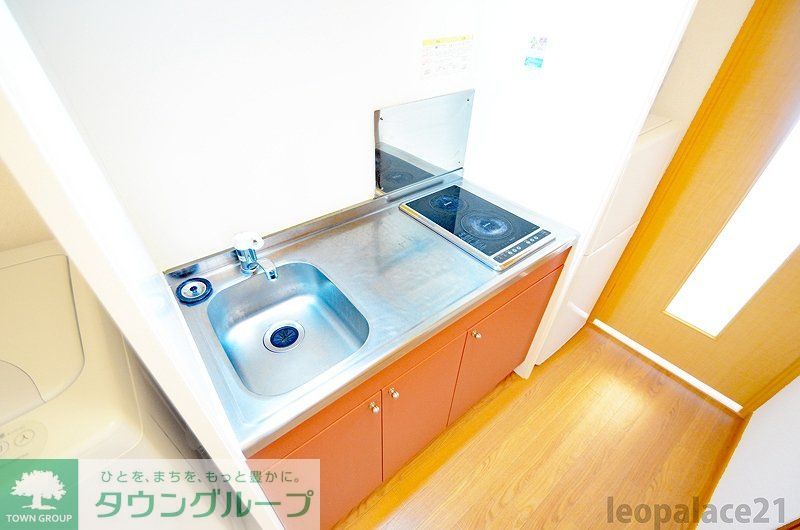 キッチン　同タイプの物件写真を使用しております。