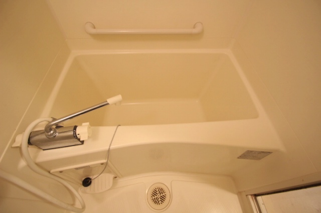 バス・シャワールーム　同物件別号室のものです。