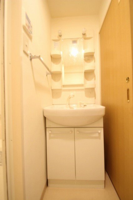 洗面設備　同物件別号室のものです。