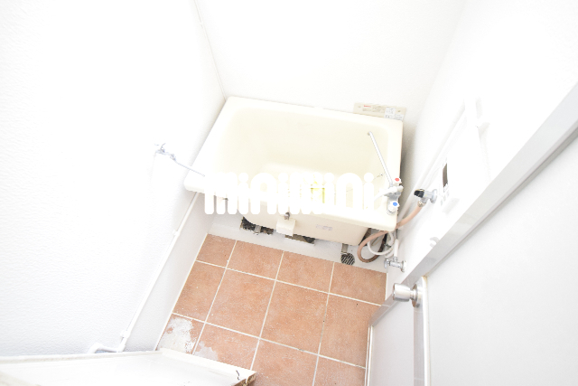 バス・シャワールーム　リフォーム中です。追い焚きも可能です。