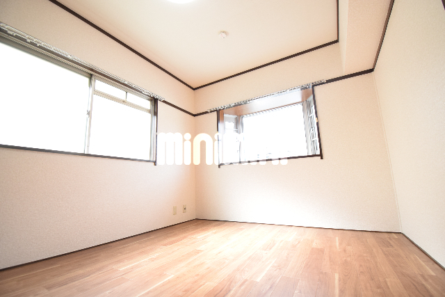 その他部屋・スペース　１階角部屋で２面採光のお部屋です。