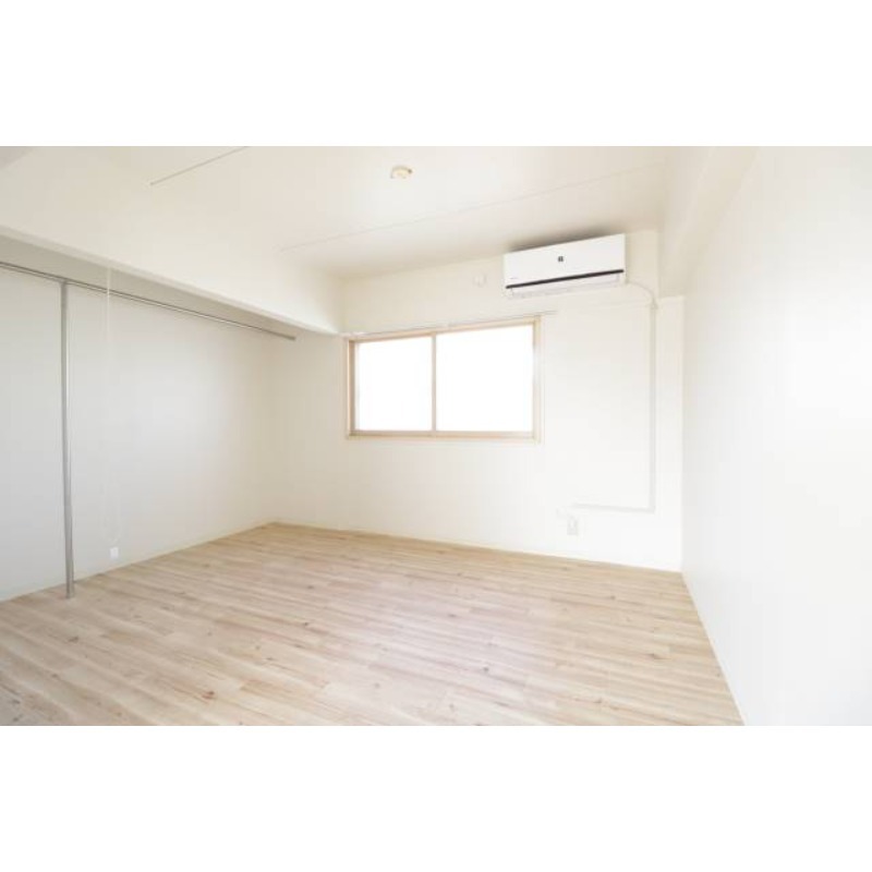 その他部屋・スペース　洋室も明るいです♪