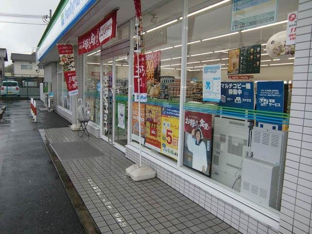 コンビニ　ファミリーマート甲西日枝店（コンビニ）まで800m