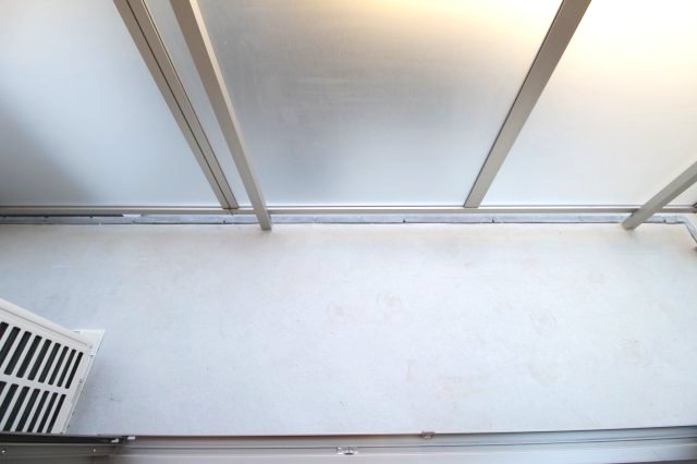 バルコニー　外からの目が気にならないバルコニーで洗濯物が干せます