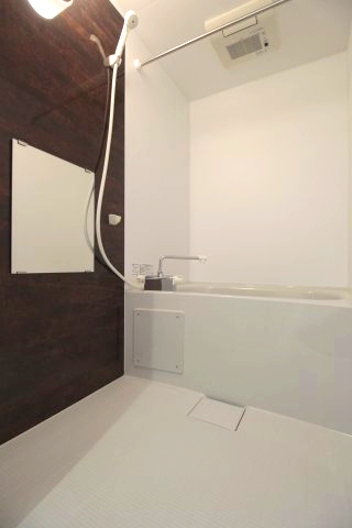 バス・シャワールーム　落ち着いた空間のお風呂です