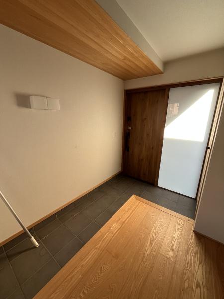 上袋戸建の玄関写真