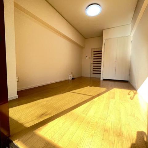 居室・リビング　室内