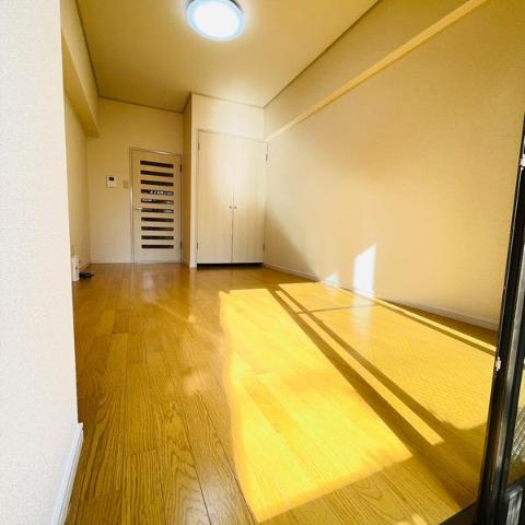 居室・リビング　室内