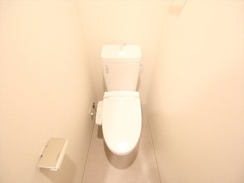 トイレ　温水洗浄暖房便座付トイレ