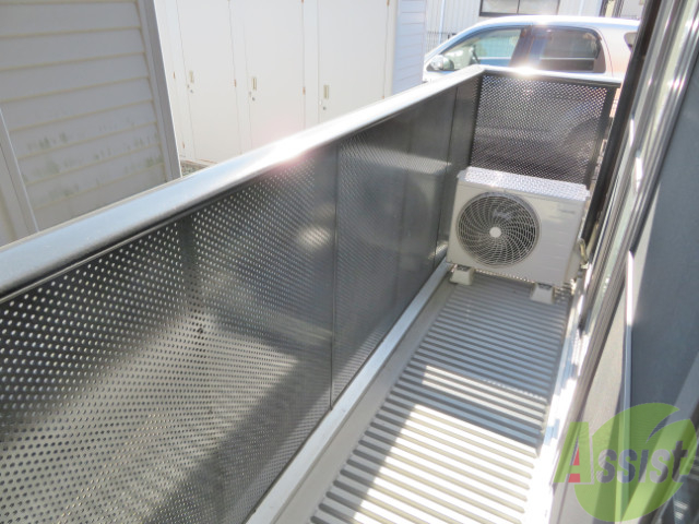 バルコニー　バルコニーは長さも幅も丁度いい広さでした。のびのび出来ますね