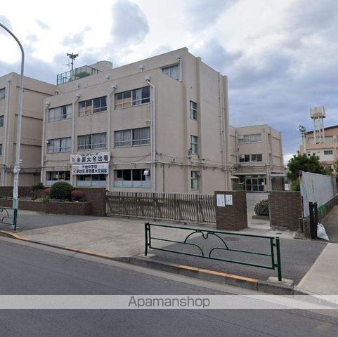 中学校　千歳中学校（中学校）まで2408m