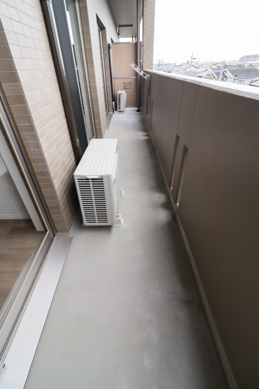 バルコニー　図面と現状に相違がある場合には現状を優先