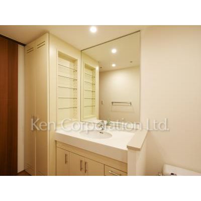 洗面設備　同タイプ26階のお部屋を撮影。仕様が異なることがあります。