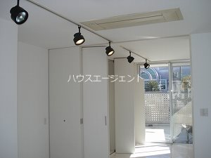 その他設備　照明もこんな形のライトです。