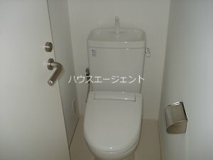 トイレ　もちろんバストイレ別です。