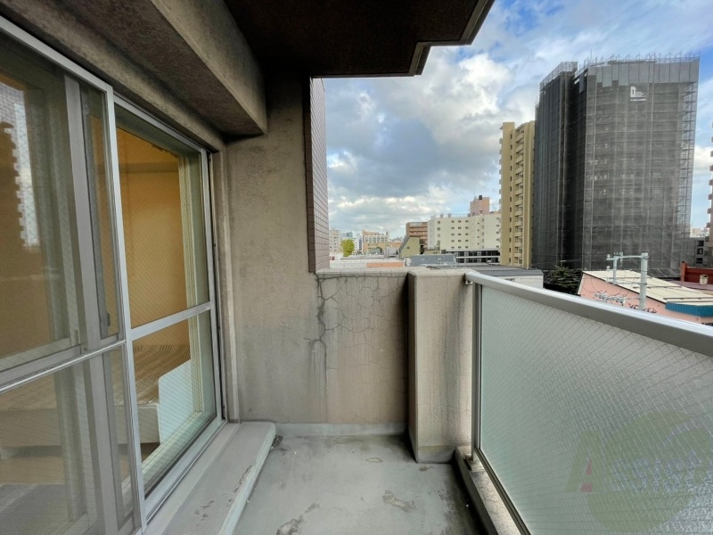 バルコニー　バルコニーです。洗濯物を干したり一息ついたりできますね！