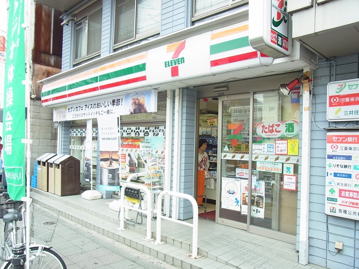 コンビニ　セブンイレブン（コンビニ）まで442m