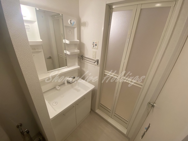 洗面設備　シャワー付き洗面台♪