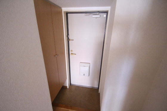 玄関　※別部屋の写真です