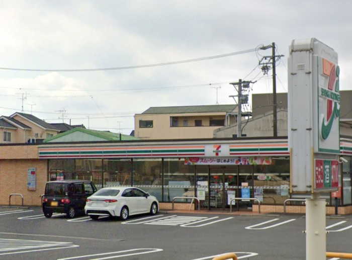 コンビニ　セブンイレブン（コンビニ）まで60m