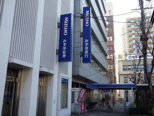 銀行　（株）みずほ銀行／大阪東支店（銀行）まで105m
