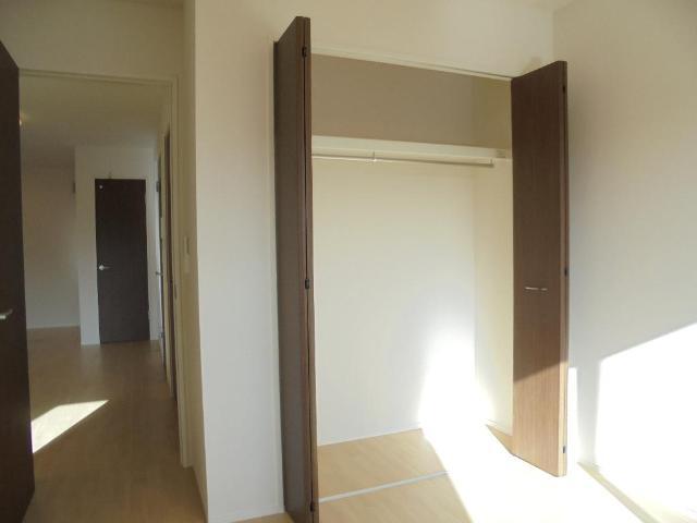 収納　洋室クローゼット