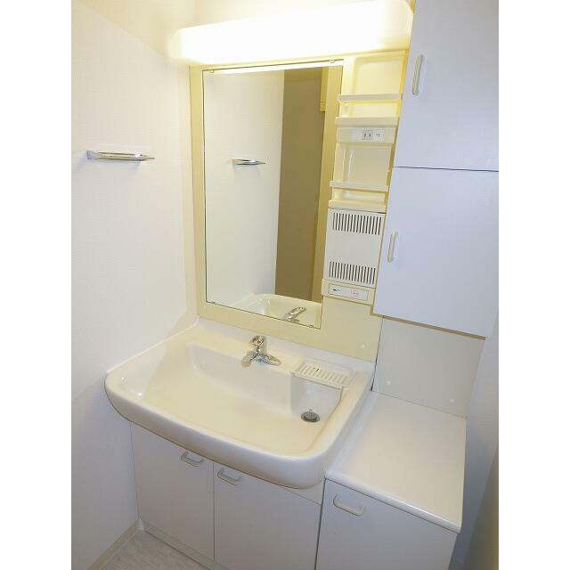 洗面設備　身支度に欠かせない独立洗面台♪