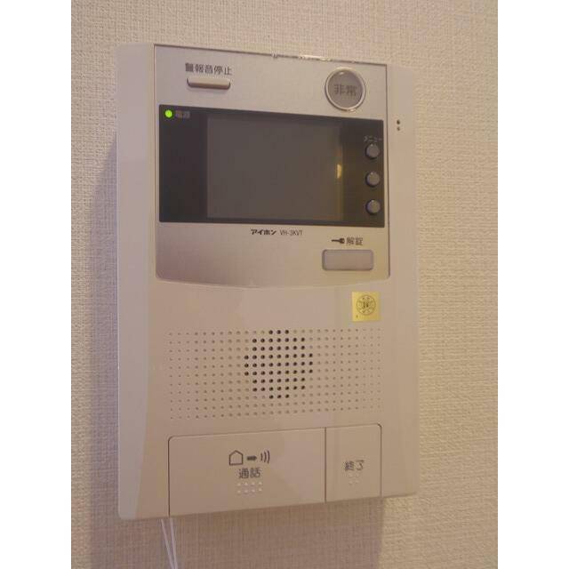 セキュリティ　女性の方でも安心のモニター付きインターホン♪