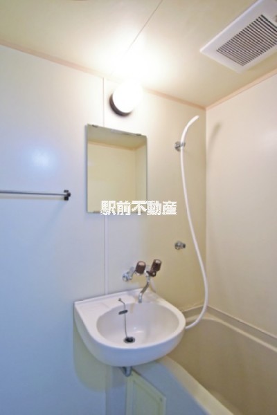 洗面設備　※写真は１０１号室流用