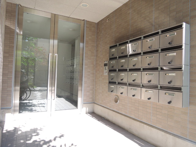 エントランス　★オートロック付きの綺麗なエントランス★