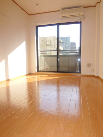 居室・リビング　★南向きの明るいお部屋です★