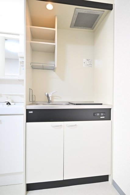 キッチン　コンパクトなキッチンで掃除もラクラク