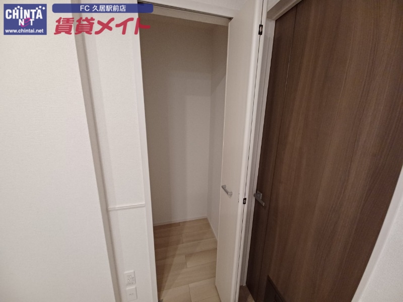 収納　同型参考写真