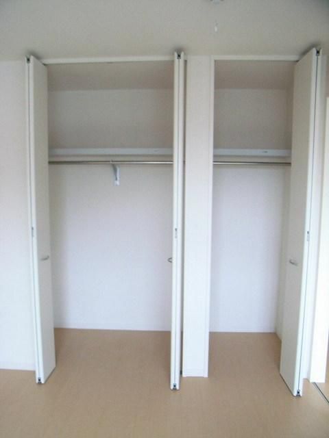 収納　奥行きのあるクローゼット完備
