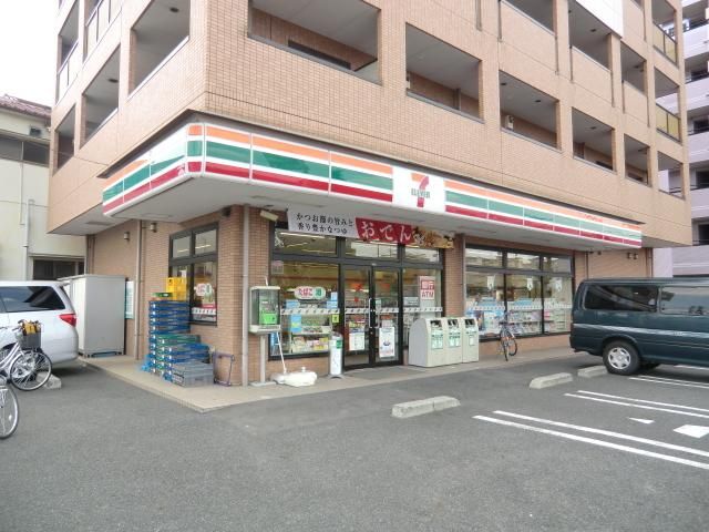 コンビニ　セブンイレブン（コンビニ）まで600m
