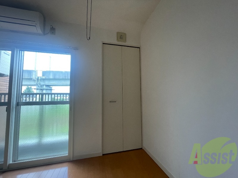 収納　収納スペースはコチラ。中が気になりますね～。