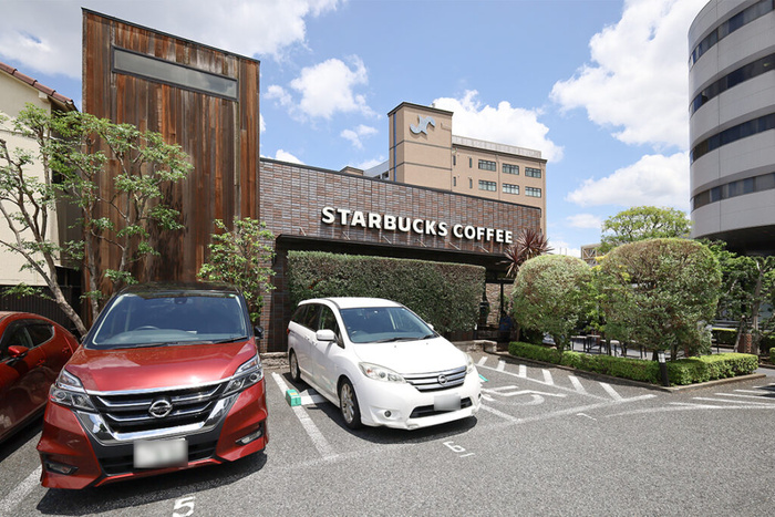 飲食店　スターバックス（飲食店）まで450m