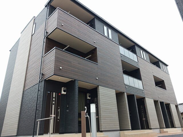 建物外観　落ち着いた雰囲気の外観です